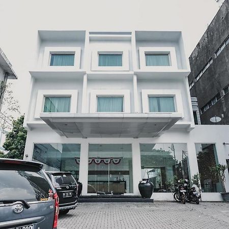 Reddoorz Plus @ Gunung Sahari 2 جاكرتا المظهر الخارجي الصورة