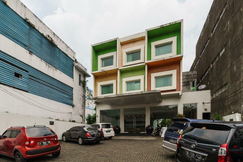 Reddoorz Plus @ Gunung Sahari 2 جاكرتا المظهر الخارجي الصورة