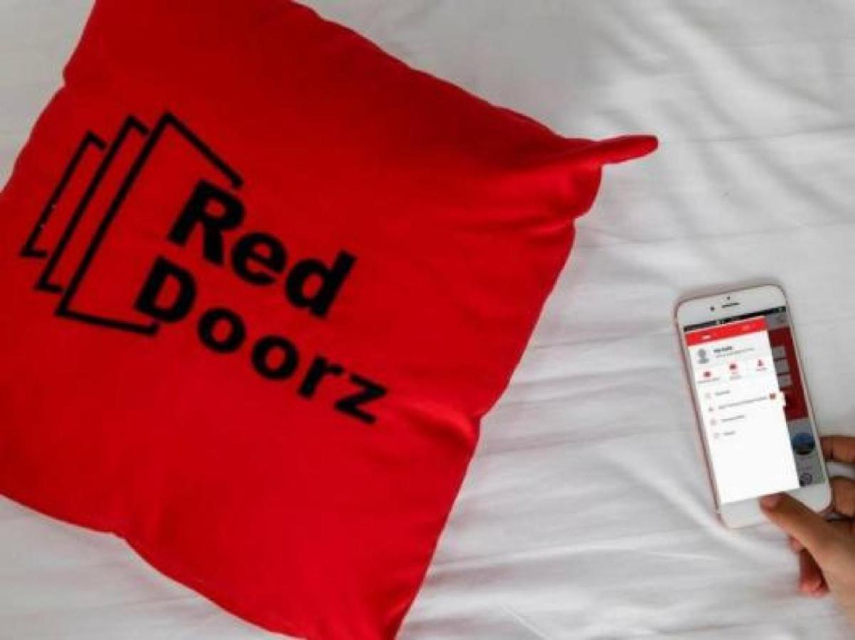 Reddoorz Plus @ Gunung Sahari 2 جاكرتا المظهر الخارجي الصورة