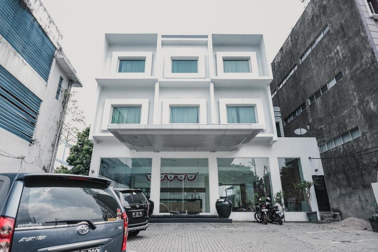 Reddoorz Plus @ Gunung Sahari 2 جاكرتا المظهر الخارجي الصورة